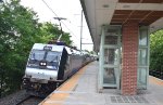 Westbound NJT Multilevel Set, running as Train # 3275, enters Woodbridge Station